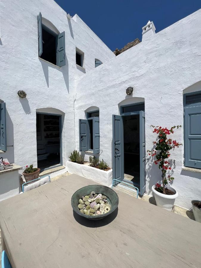 Windhouses * Serifos Town